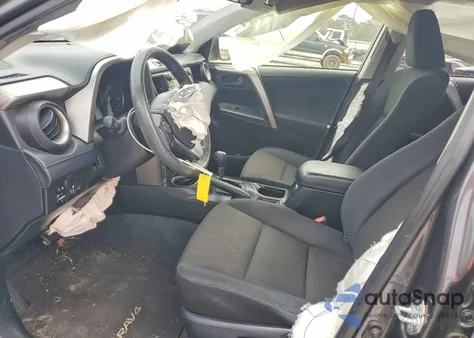 2017 Toyota Rav4 Le z USA, uszkodzony, nr VIN JTMZFREV1HJ711940